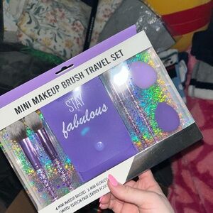 Mini Makeup Brush Travel Set - Purple